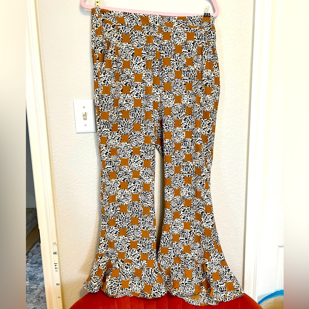 Groovy Flared Top Shop Pants